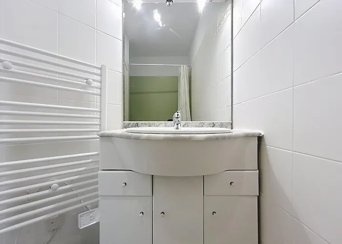 Апартаменты Les Colonnes - En Duplex - Wifi Нарбонна